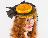 SALE / reserved / vintage 1940s hat / tilt hat / Bumblebee