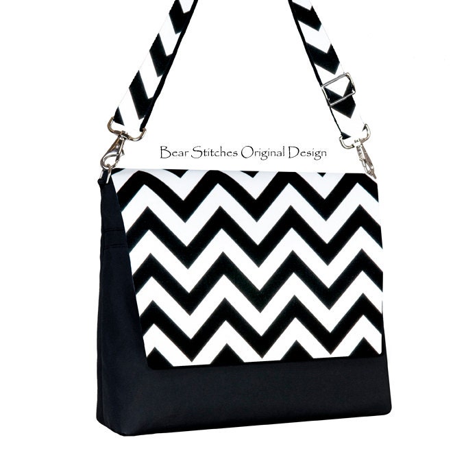 iPad / Tablet / MacBook Air 13" Messenger Bag, Water Resistant, Padded- Pockets , Zippered, Women's Travel Bag - Chevron -  College Bag