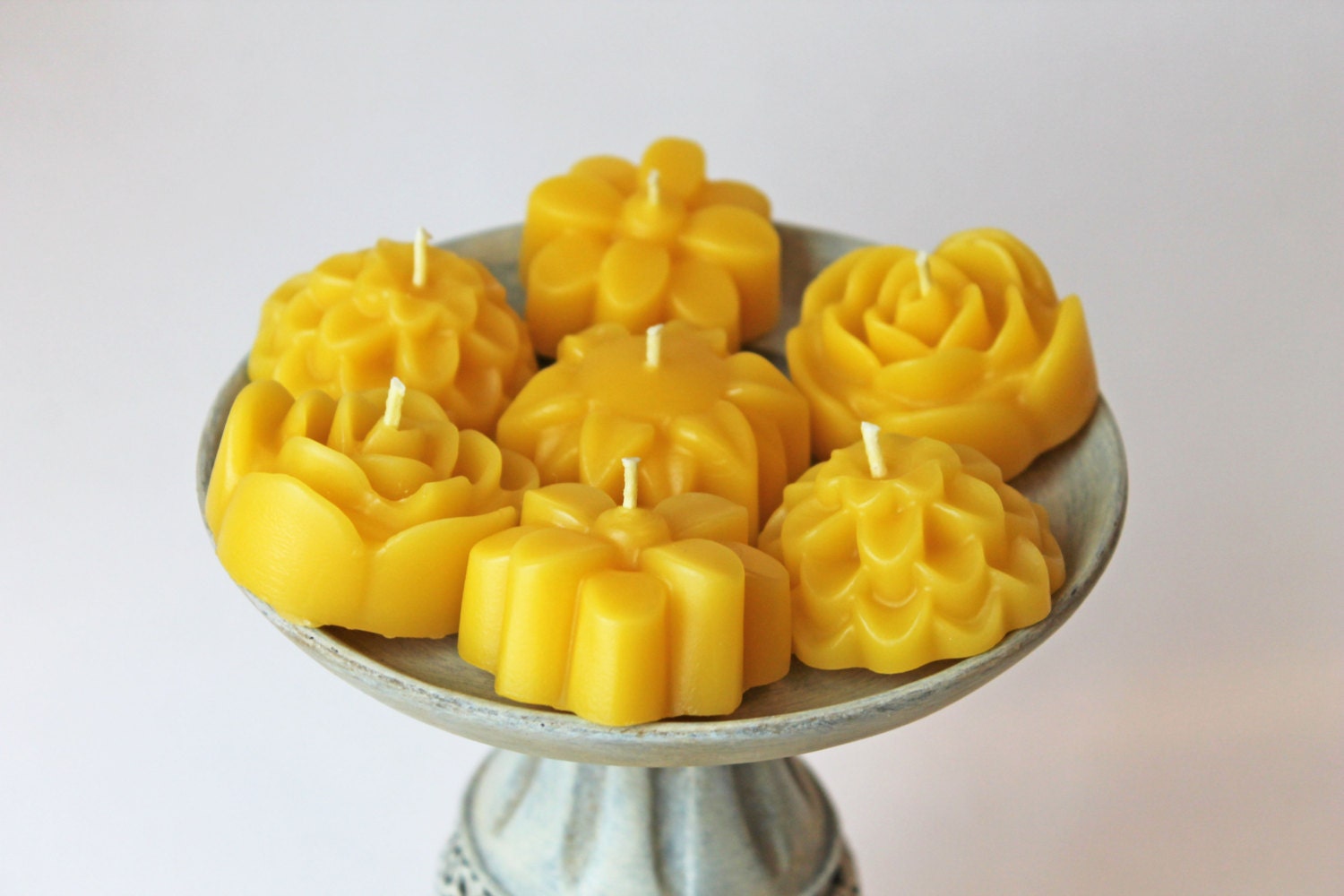 Flower beeswax candle favors, 30 sets - wedding favors, bridal shower favors, thank you gifts, party favors, bee-themed favors