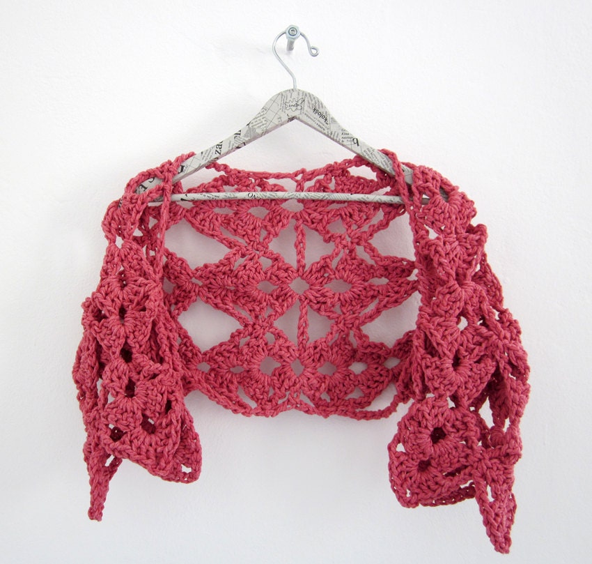 Crochet shrug bolero in coral pink - AmeBa77
