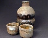 Large Stoneware Hisago Tokkuri with Porcelain Guinomis