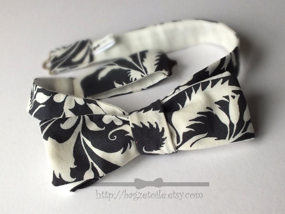 men's bow tie - skinny style bowtie, handmade in black and white / cotton / print fabric, self tie, freestyle for men.