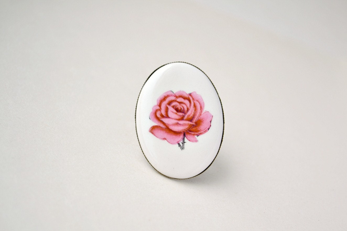 Ceramic rose ring - oversize fashion cocktail ring -adjustable - white pink oval ring - egg shape - Etsy UK