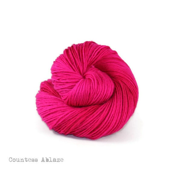 Merino - singles yarn - machine washable - hand dyed hot pink - "Tiffany's Lipstick" - UK Seller - Madame Smoosh Singles DK