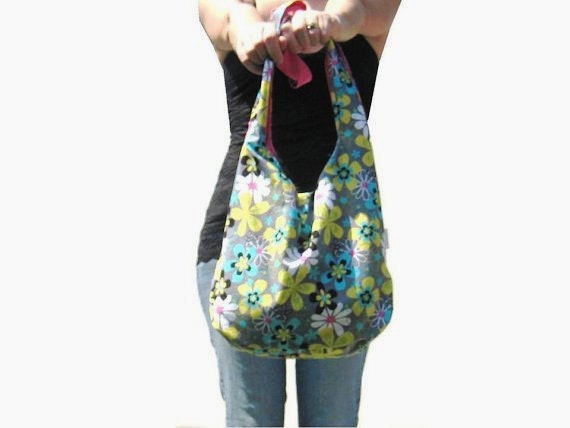 Large Purse. Cross Body Bag. Reversible Hobo Bag. Boho Bag. Flower Purse. Fabric Purse. Casual Fashion. Spring/Summer Line. Mothers Day Gift