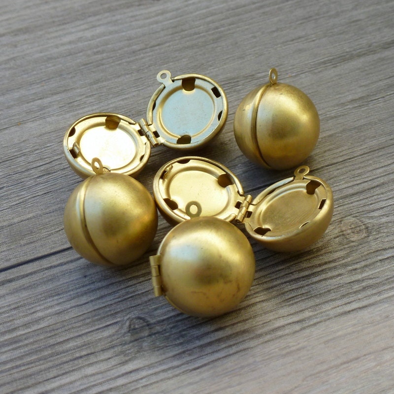 CLOSE OUT  Lot 10pcs Steampunk Victorian wholesale antique bronze brass locket ball sphere pendant orb charm necklace earrings  118  jewelry