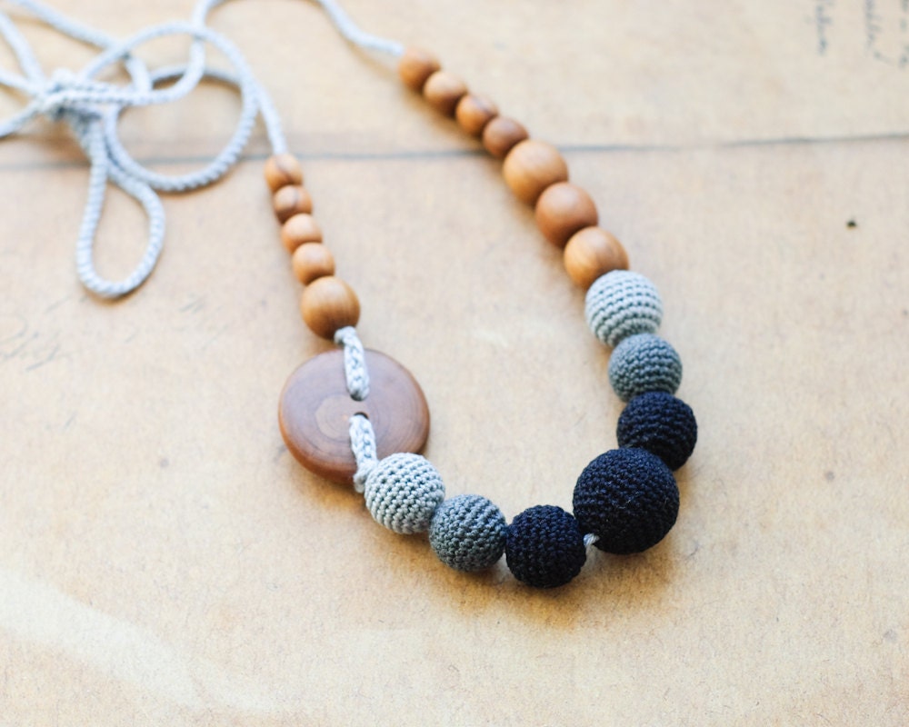 Black Gradient Nursing Necklace in apple wood