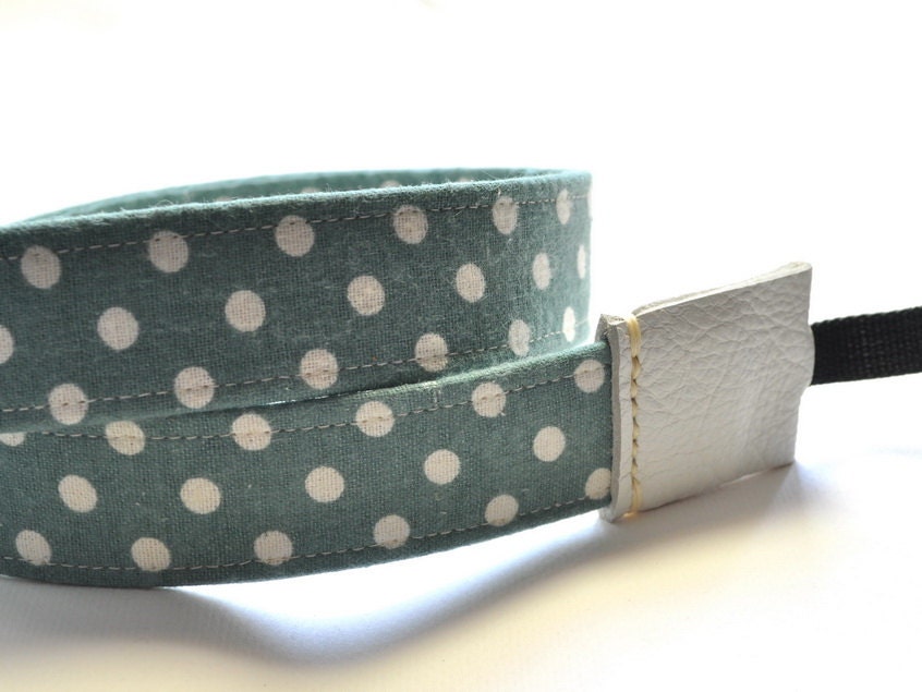 REVERSIBLE Camera Leather Strap - White dot on harmonious olivegreen camera strap with white leather ends