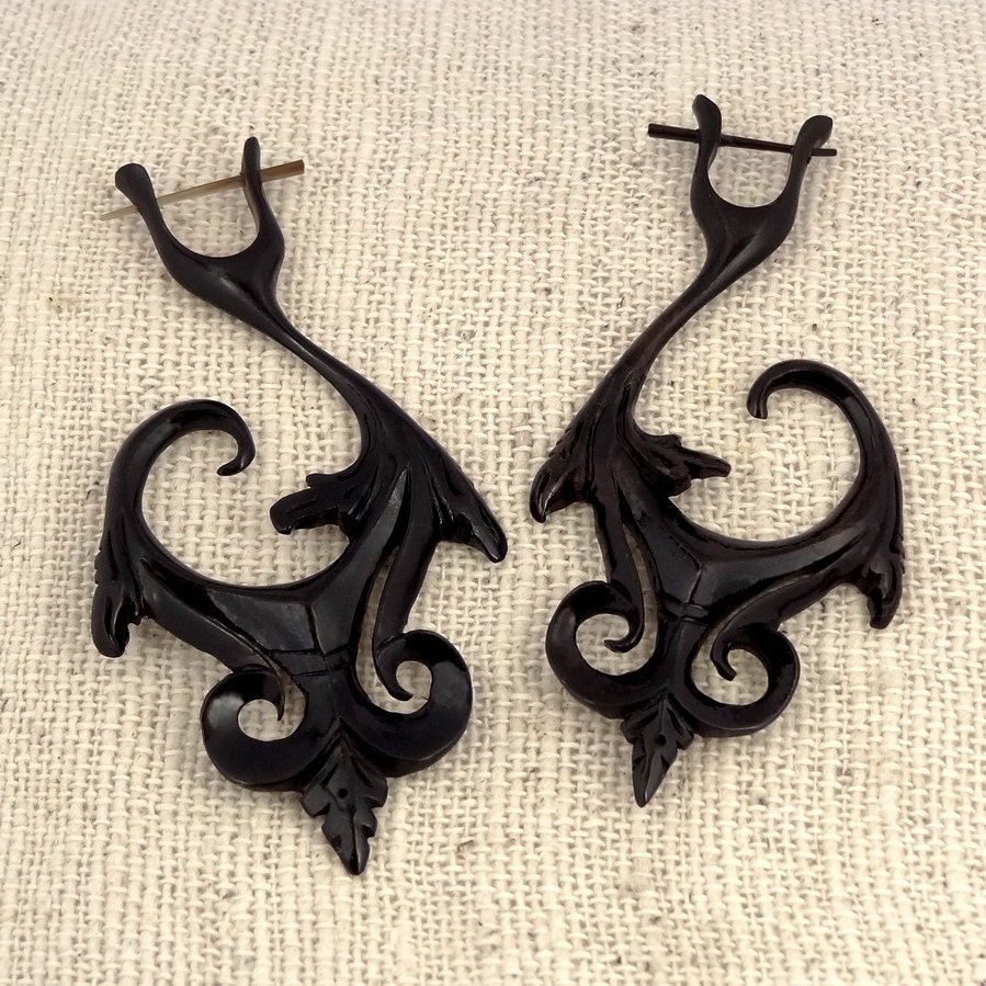 1-Pair - Organic Horn Earrings - Exotic Carved Black Snap Dragon Vines - Fake Gauges