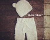 Newborn shorties / longies / pants and matching bear hat, great photo prop. UK seller