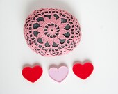 crochet lace stone // rustic beach // river rock // cottage chic // Wedding decor // mothers day // ring bearer pillow