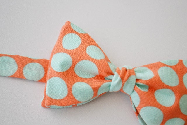 Bowtie Freestyle- Coral with Aqua Dots