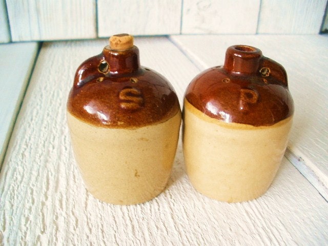 Vintage salt and pepper shakers little brown jugs moonshine hillbilly earthenware