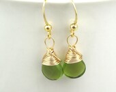 cute peridot quartz and gold gemstone drop dangle earrings