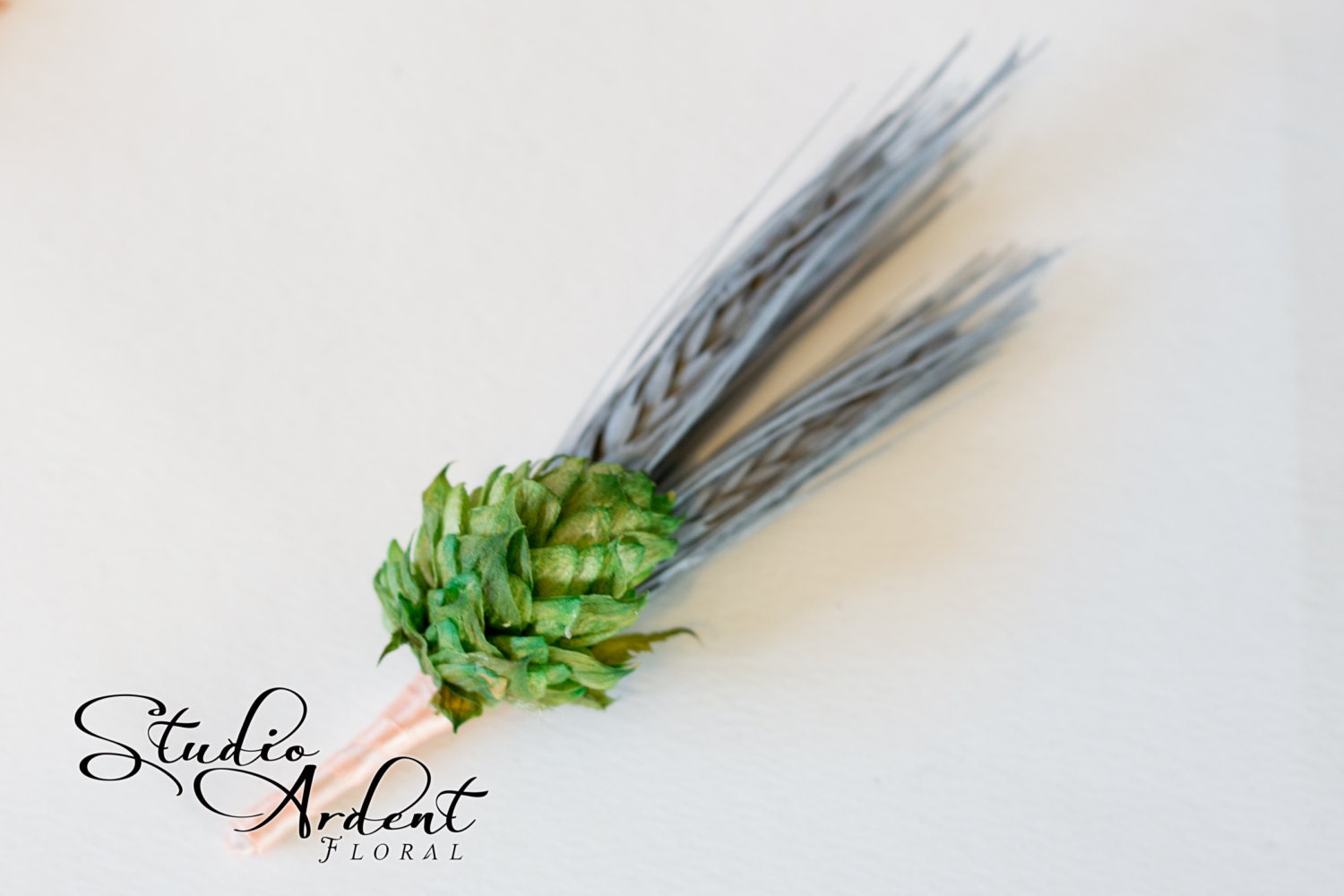NATURAL GREY Boutonniere