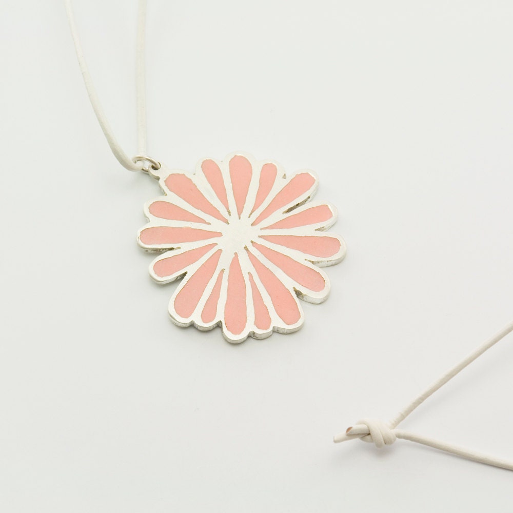 HERBARIUM daisy flower sterling silver and polymer clay pendant in light pink