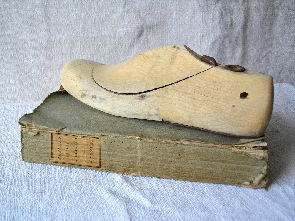 French vintage form shoe hardwood French antique 1950s