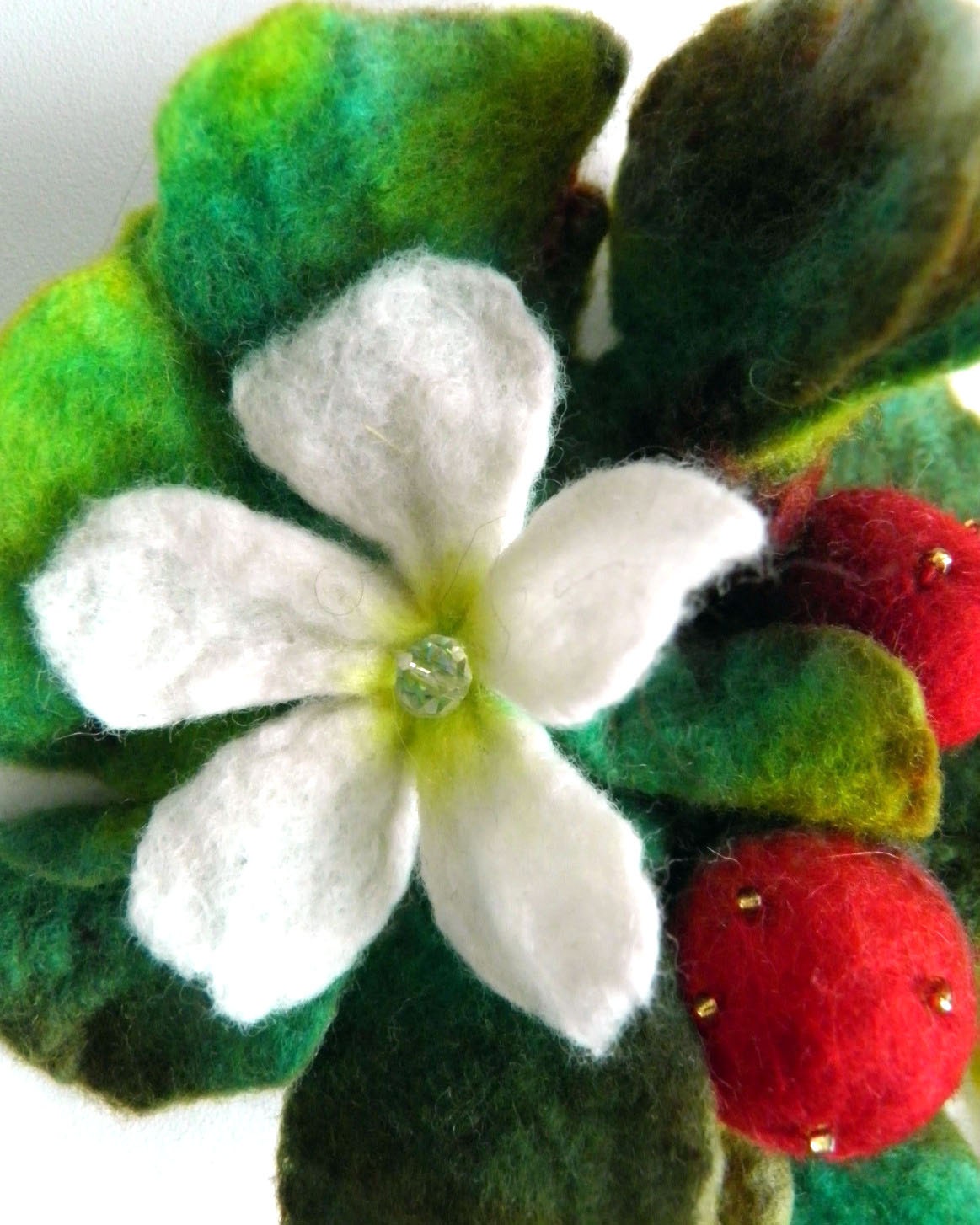 Felt brooch. Strawberry flower and fruit berries. Summer theme. Fruit felt brooch. Wet felted wool pin. Hand dyed.