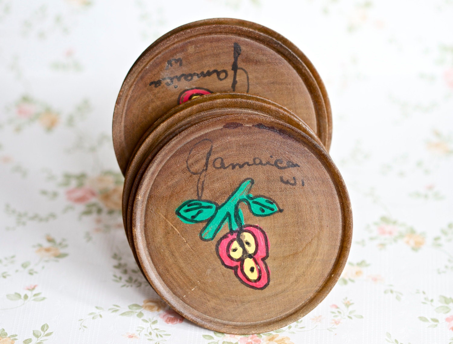 Delightful set of 6 Wooden Coasters - Souvenir from Jamaica