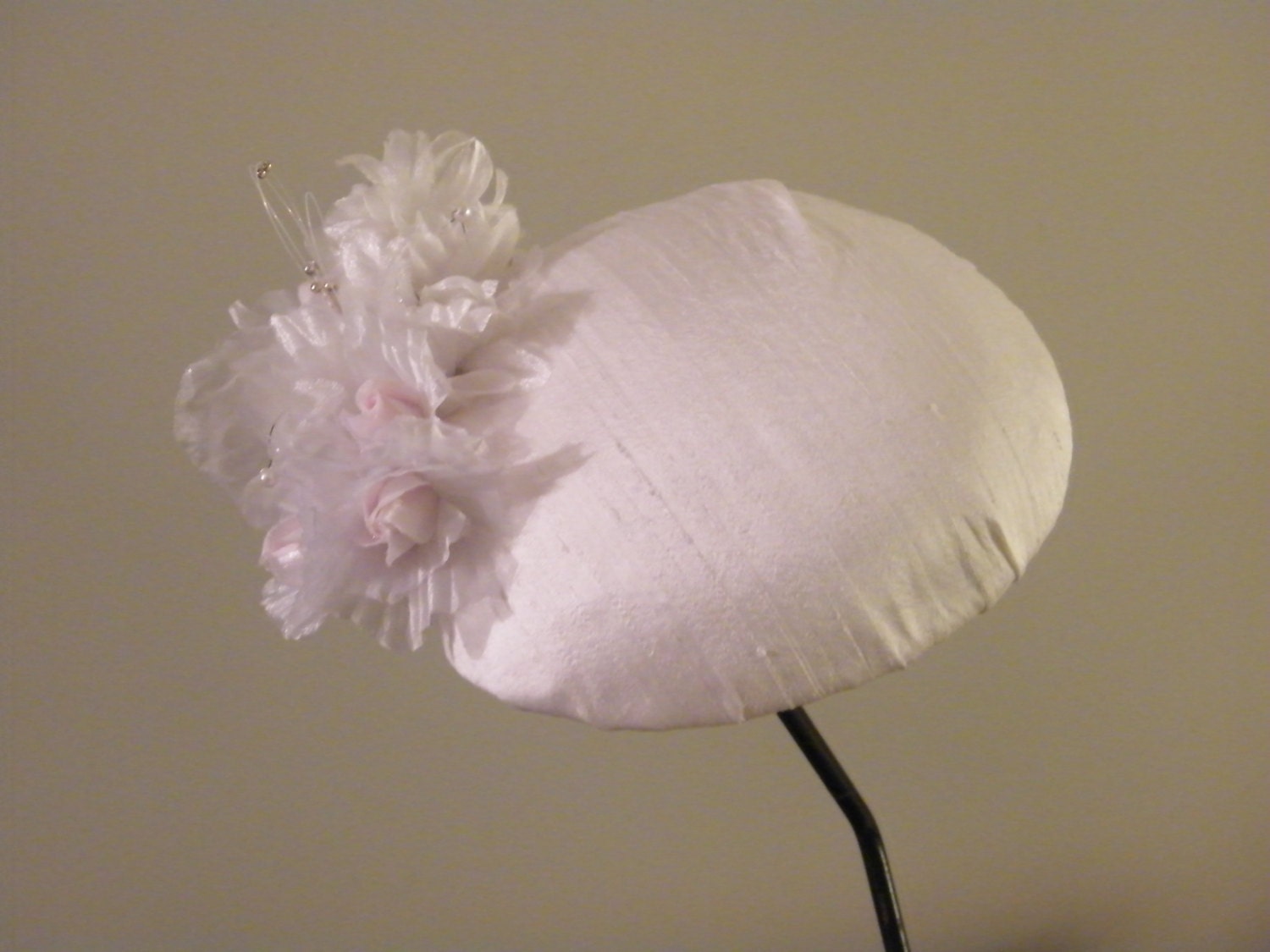 Bridal white silk hat - bridal hair accessory - wedding hat hair piece - white wedding cap blusher