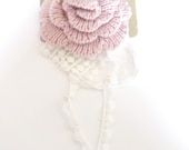Hand knit pink flower lace brooch