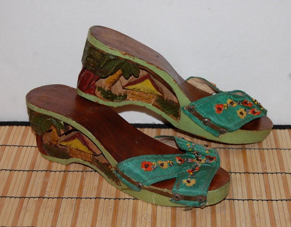 Vintage 40s Carved Wood Polynesian Tiki Wedge Shoes Platform Sandals