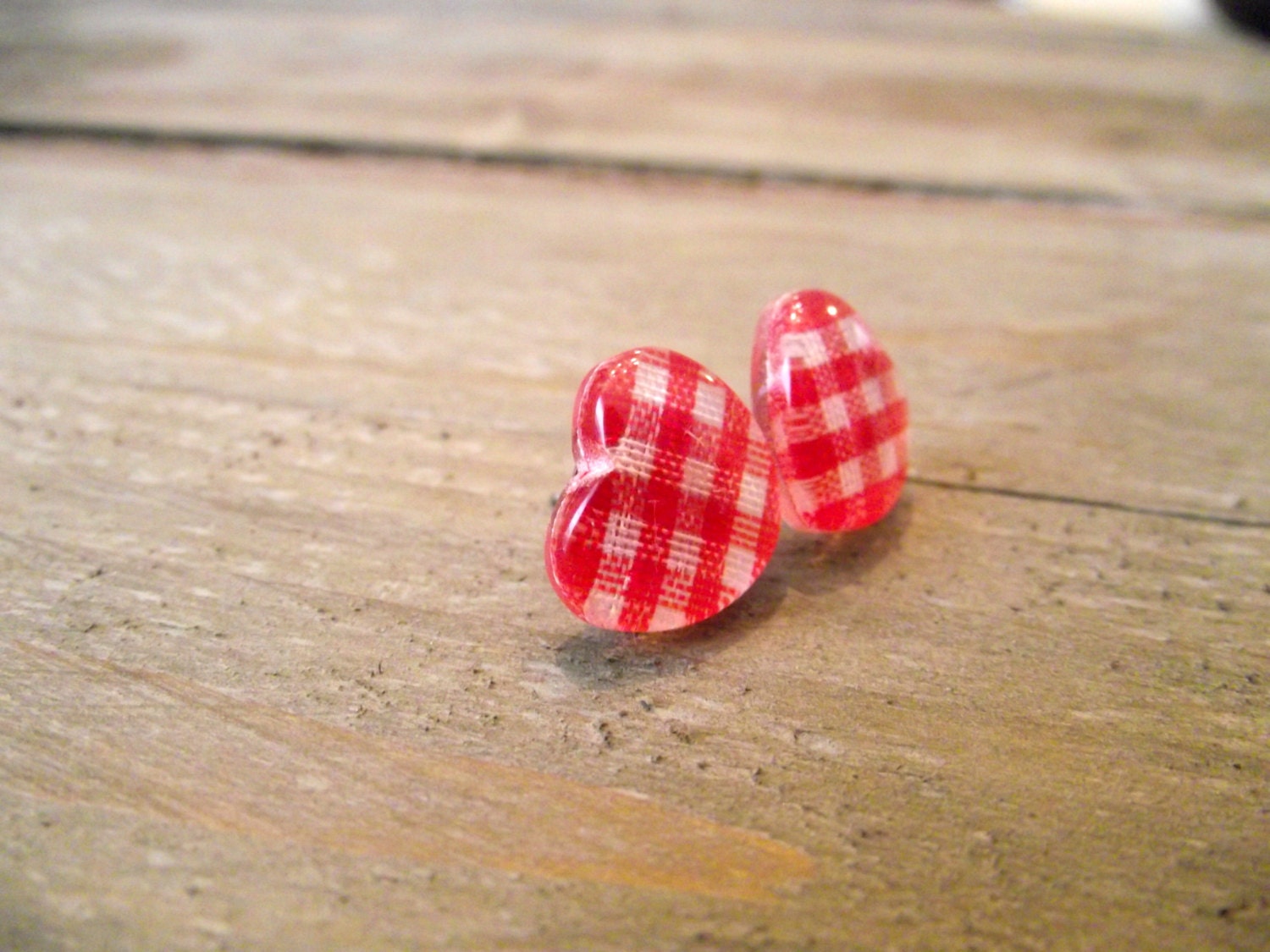 HEART STUDS - Red Picnic
