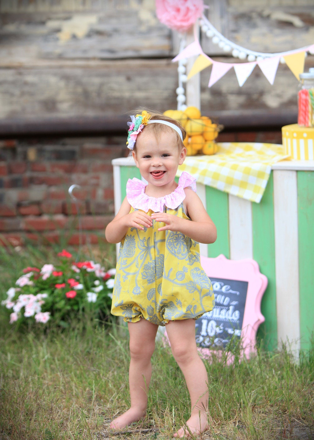 NEW STYLE ROMPER Lemon Lace Ruffle Collar Bubble