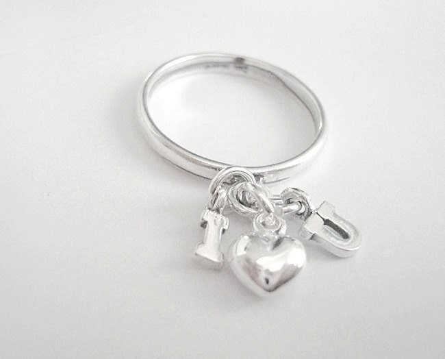 Flicky Ring - I Heart You - Sterling Silver Dangle Charm Ring