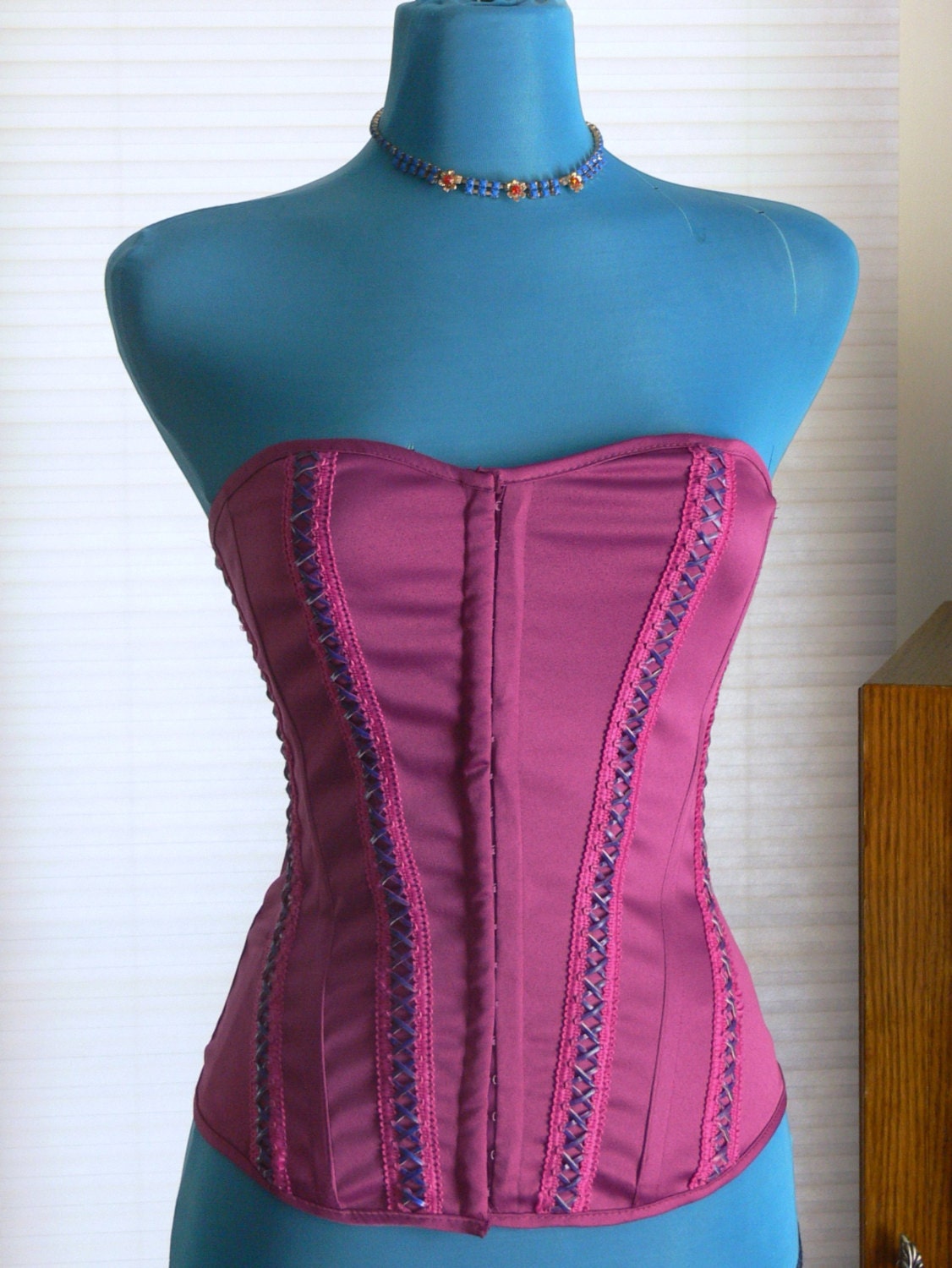 deep v low back corset