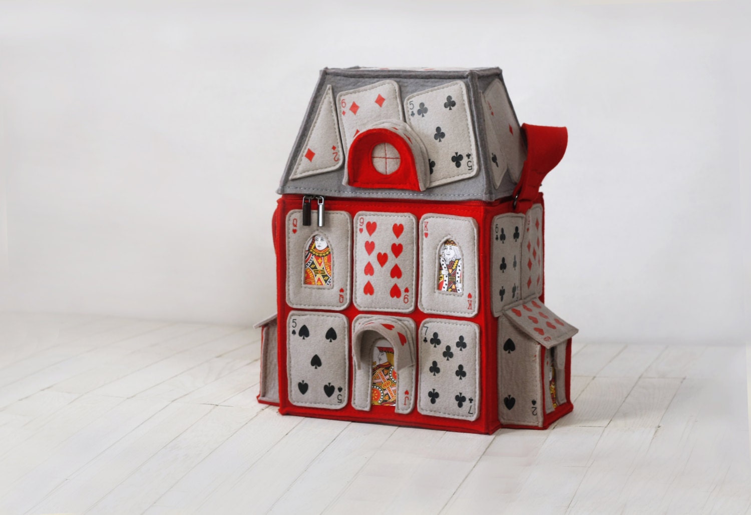 House Of Playing Cards Felt Bag (Alice in Wonderland)