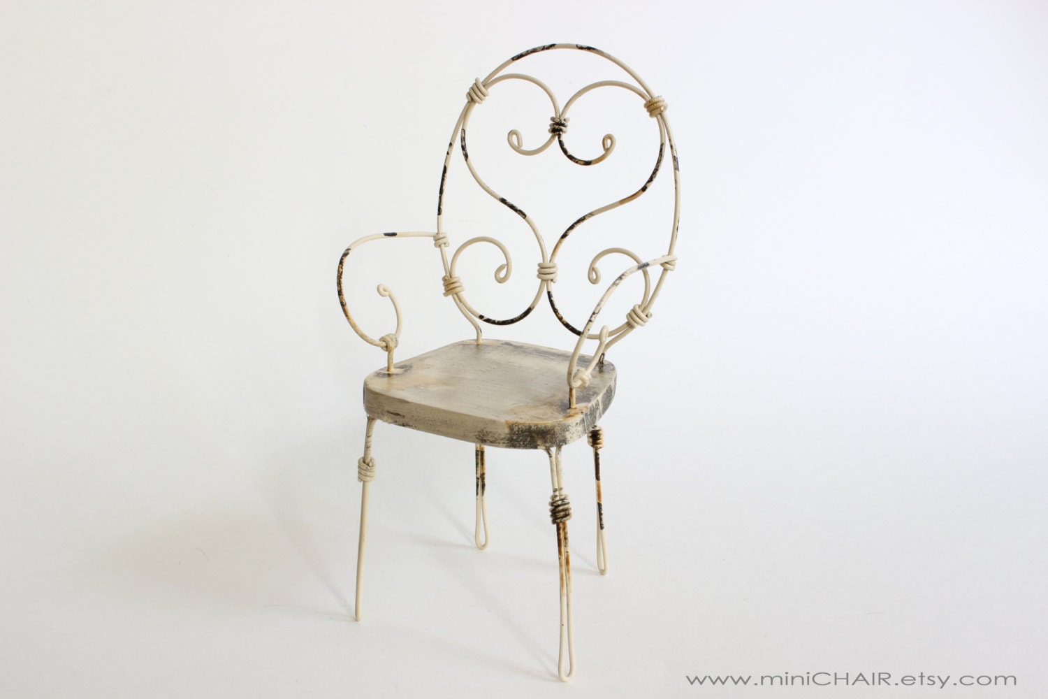 Miniature Doll Chair in 1/6 scale (Blythe, Barbie, Bratz, Momoko). Cottage chic.