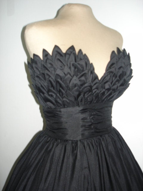 Alluring intricacy, 50s inspired ball dress with beautiful bust detail. Can be made to measure. All sizes are welcome.
