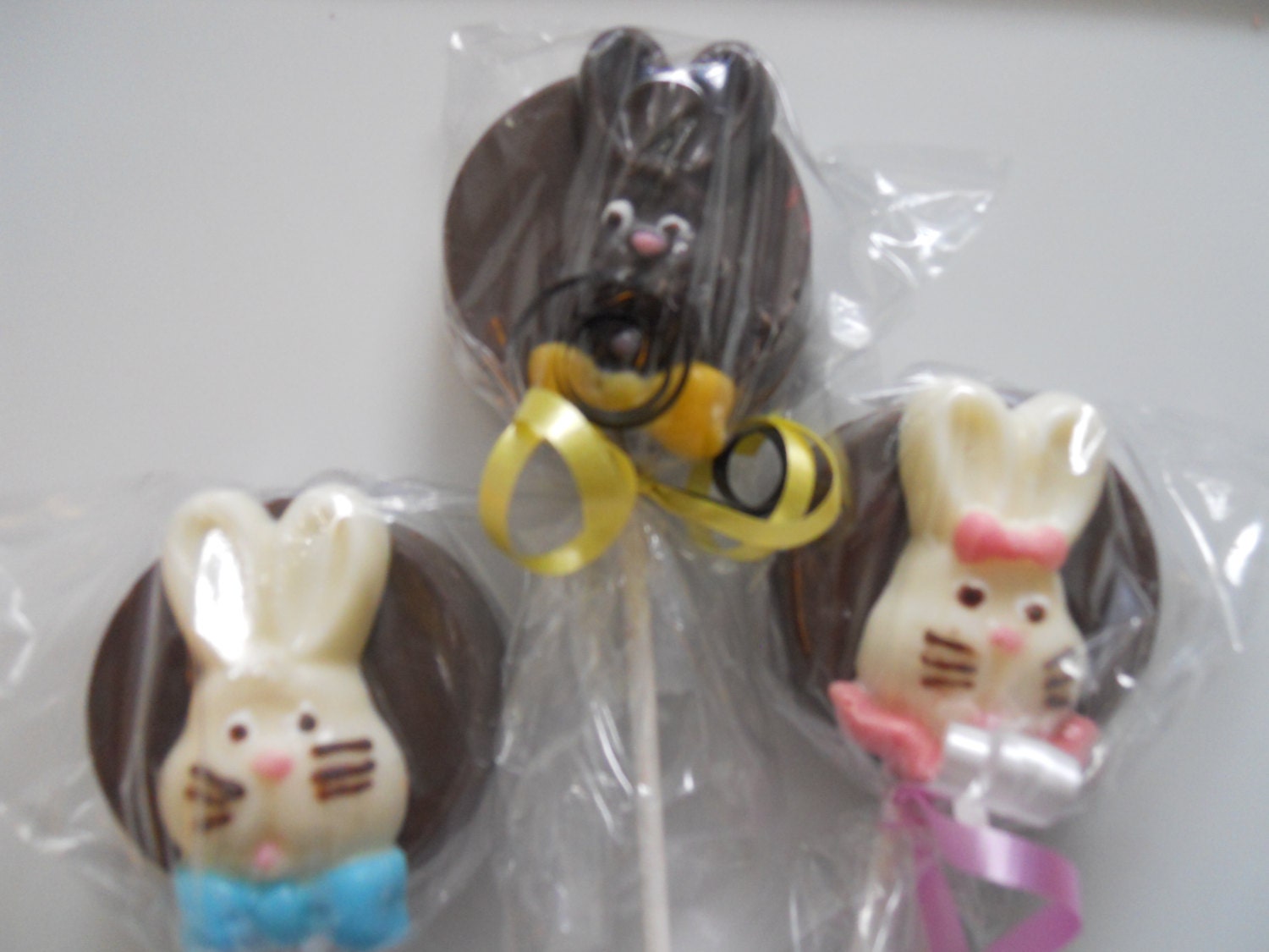 12 Easter Bunny Holiday Gourmet Chocolate Oreo Cookie Pops Lollipops Sucker Gift School Party Favor Kids