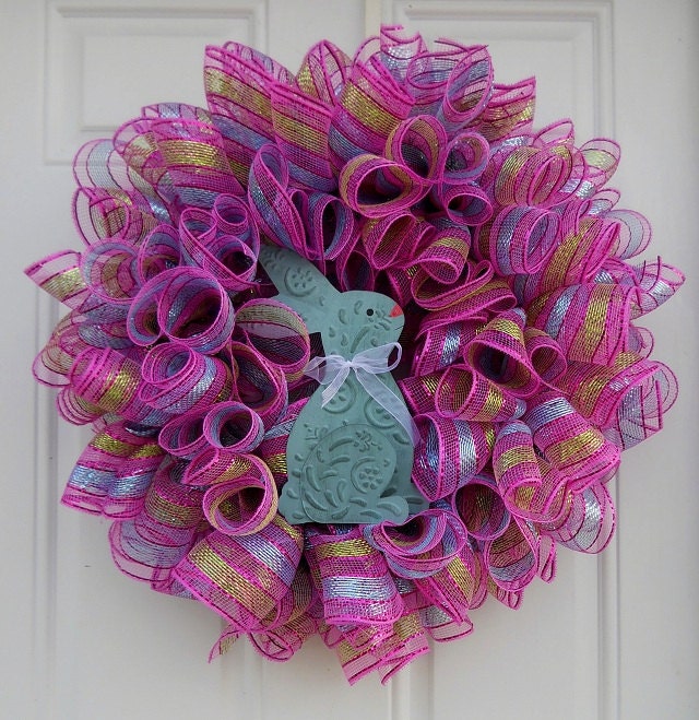 Multicolor Easter Bunny Spiral Mesh Wreah