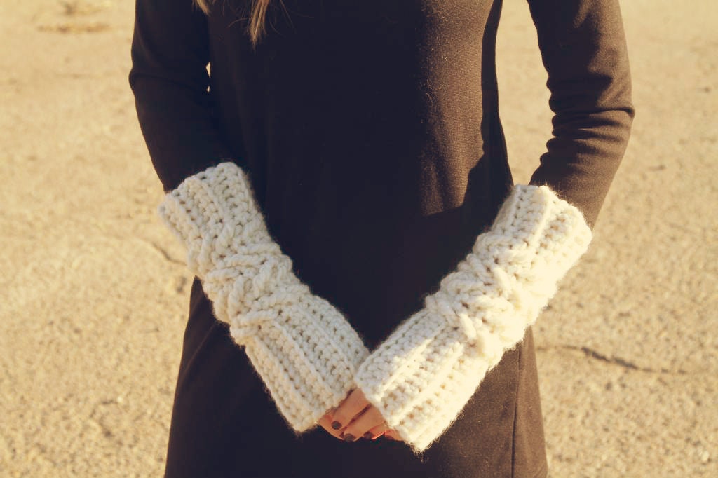 Crochet Pattern - Easy - Snow Leopard Paws - Pattern for Fingerless Mittens
