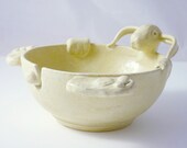 Yarn Bowl / Bunny with soft cream glaze