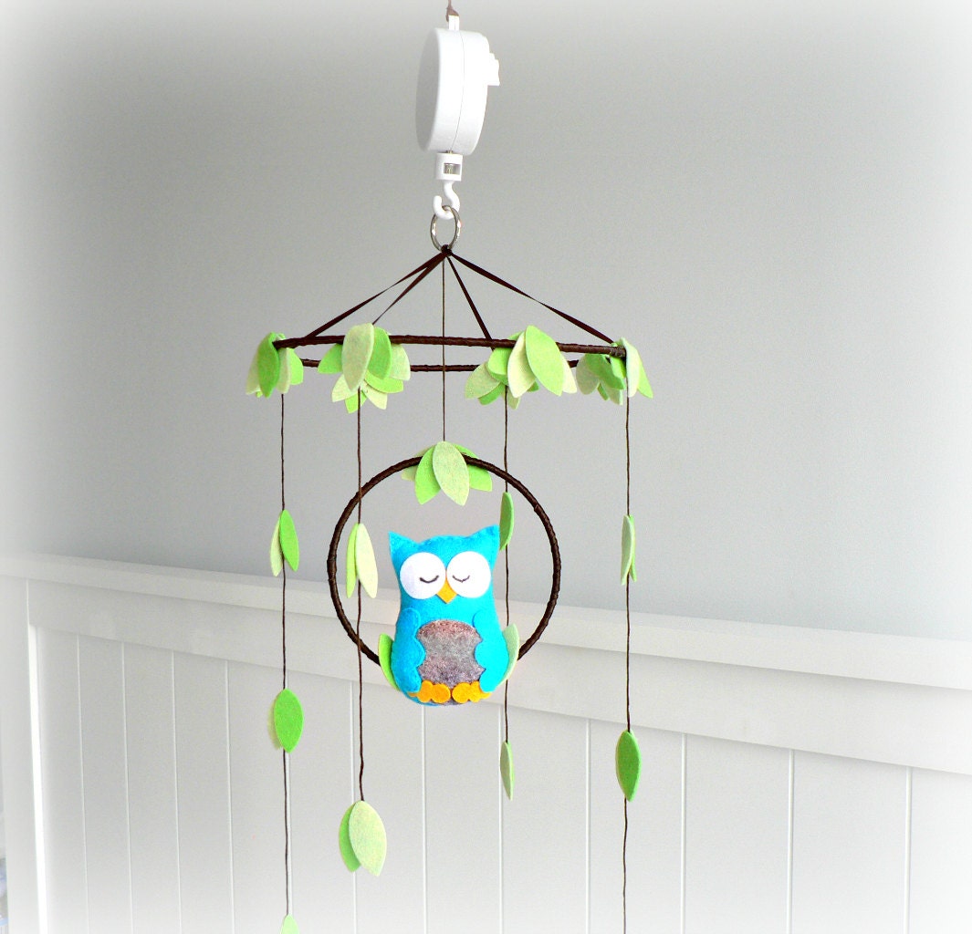 Musical Owl mobile - woodland - baby mobile - You can pick your own colors - cyan, gray, green - nursery decor