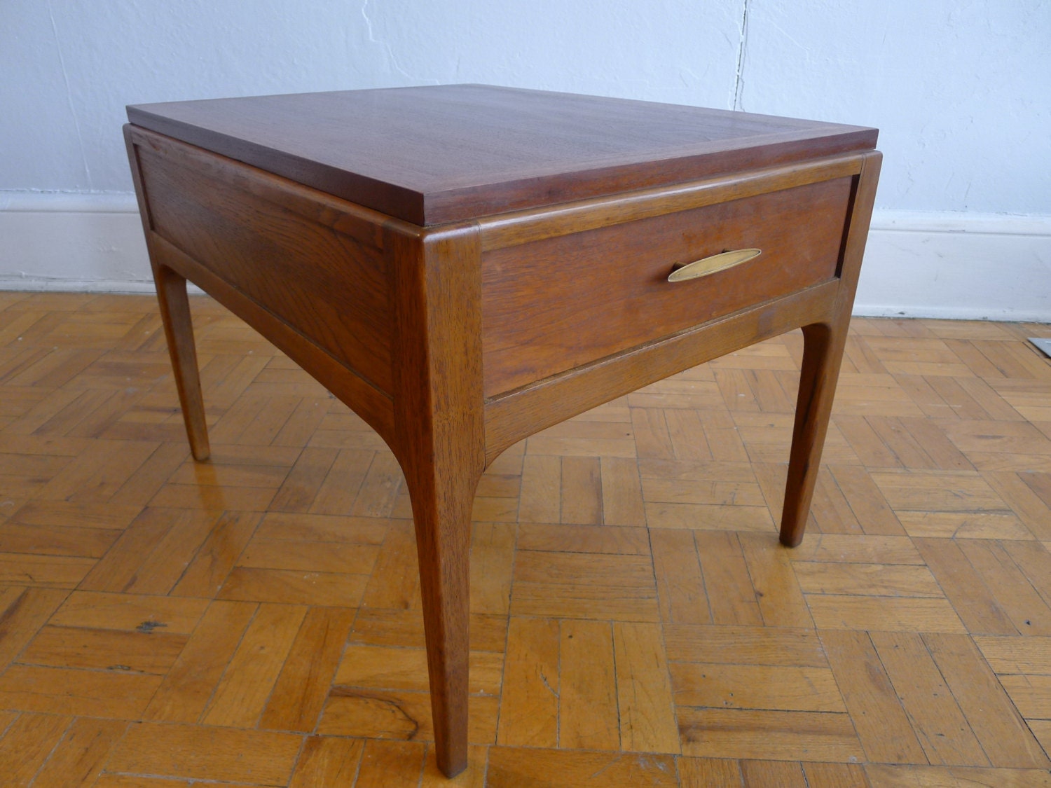 Lovely Lane Rhythm Side Table