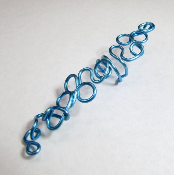 Beautiful Metallic Spiral Blue Ear Cuff