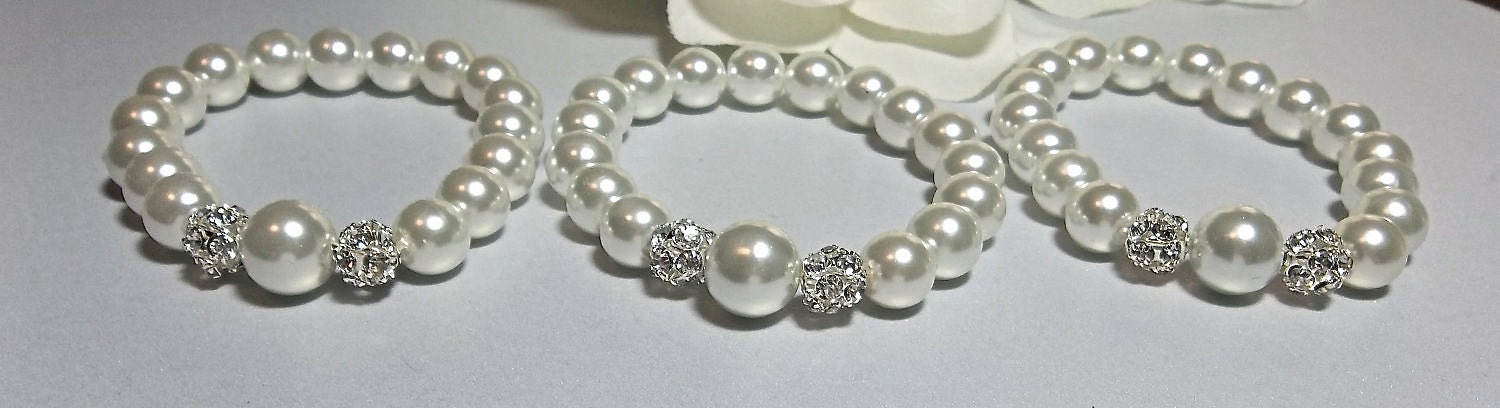 Pearl bracelet - White pearls - Crystal Rhinestones -  fireballs - Bridal jewelry - Bridesmaids - Gift -