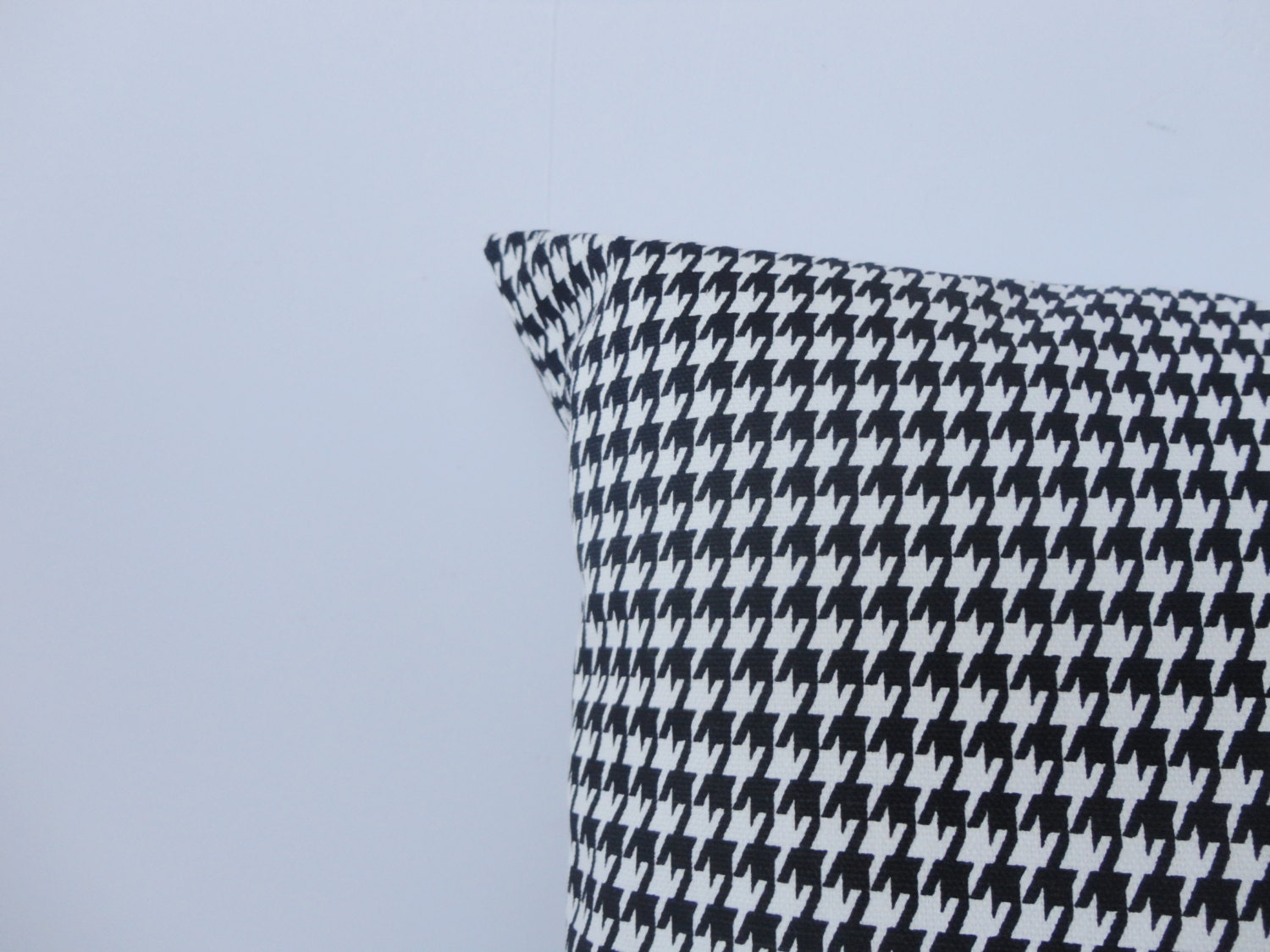 Houndstooth Pillow Cover - 18" x 18"