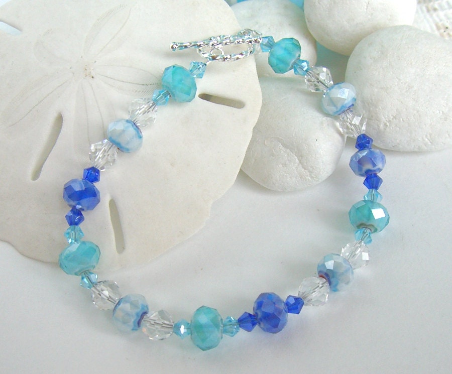 Aqua Bracelet, Blue Bracelet, Bead Bracelet, Beaded Jewelry, Bridesmaid jewelry, Crystal bracelet, faceted bracelet, Mothers Day, dainty
