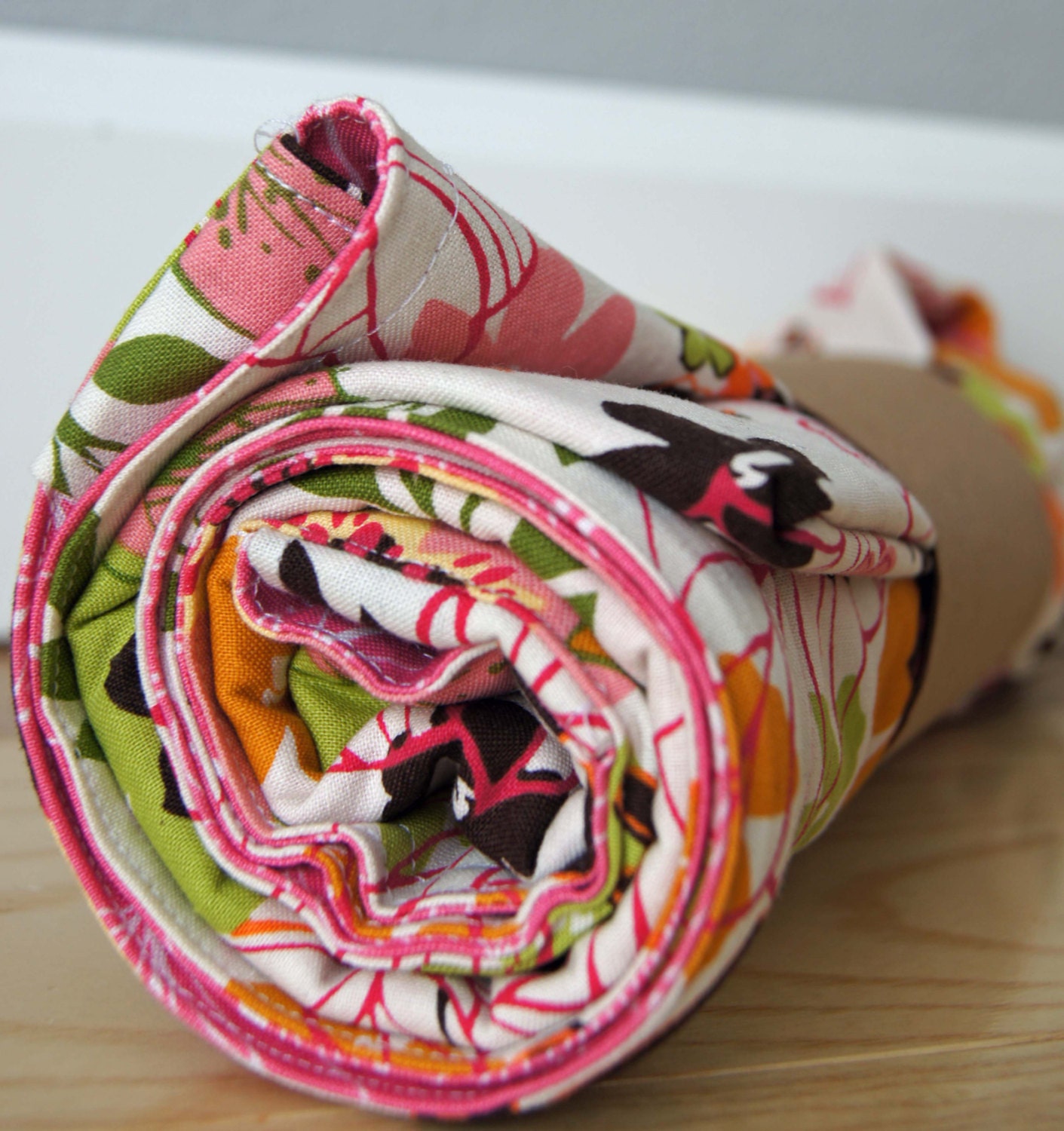 Feeding Cover Up - Double Sided - Retro Style Print - Pink, Orange