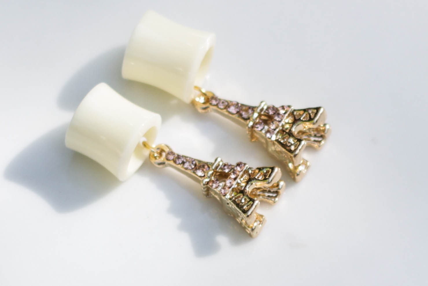 4g-5/8" Gold Eiffel Tower with Rhinestone Accent Dangle Tunnels