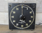 Vintage Timer Clock Black and White Dark Room Gra Lab Model 168 Great Industrial Look - TheOldTimeJunkShop
