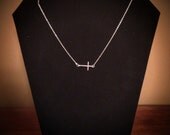 Side cross necklace