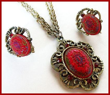 Vintage Necklace Pendant Earring Set Signed TARA Red Molded Glass Mosaic Gold Metal VG