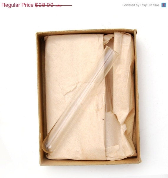 20% OFF VINTAGE SALE 5 Vintage Test Tubes, Still in Box, 5"