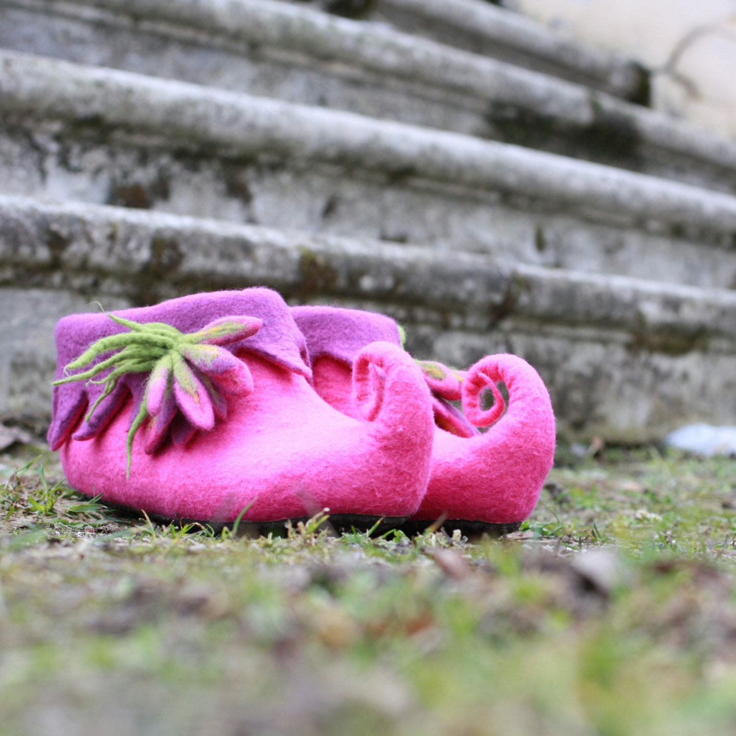Women  felted wool slippers - Fairy slippers - elf shoes - pink purple felted wool house shoes